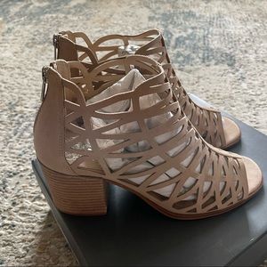 New. In box. Vince Camuto heel shoes